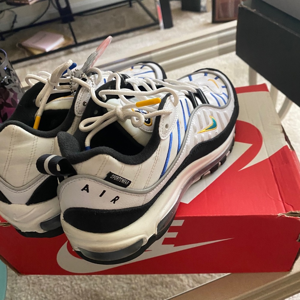 Air max - Picture 3 of 3